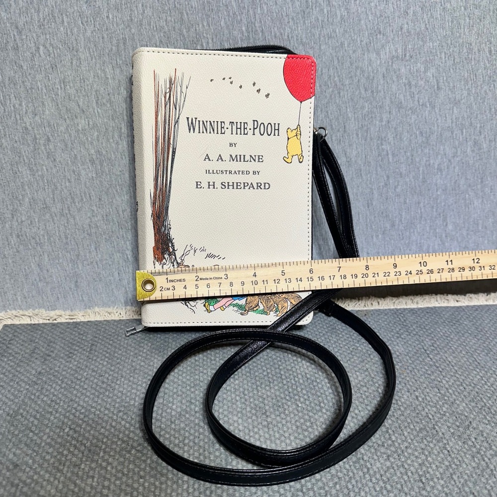 Winnie the Pooh Book Clutch Crossbody Bag Classic A.A. Milne w/wristlet Disney - Picture 4 of 9